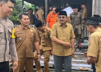 Bupati Anwar Sadat  Salurkan Bantuan Korban Kebakaran di Desa Jati Mas