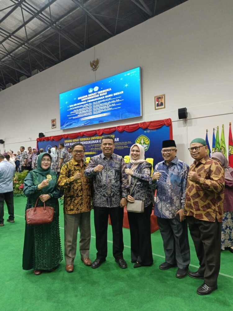 Wabup Katamso Hadiri Pengukuhan Profesor  di Universitas Riau