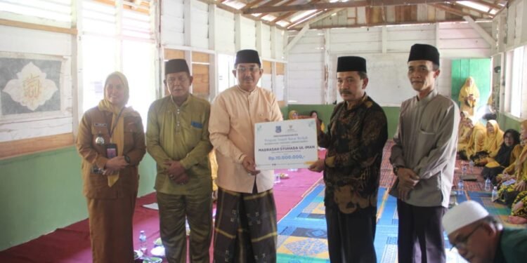 Bupati Anwar Sadat Tinjau Madrasah Diniyah Syuhada Ul Imam di Desa Adi Purwa