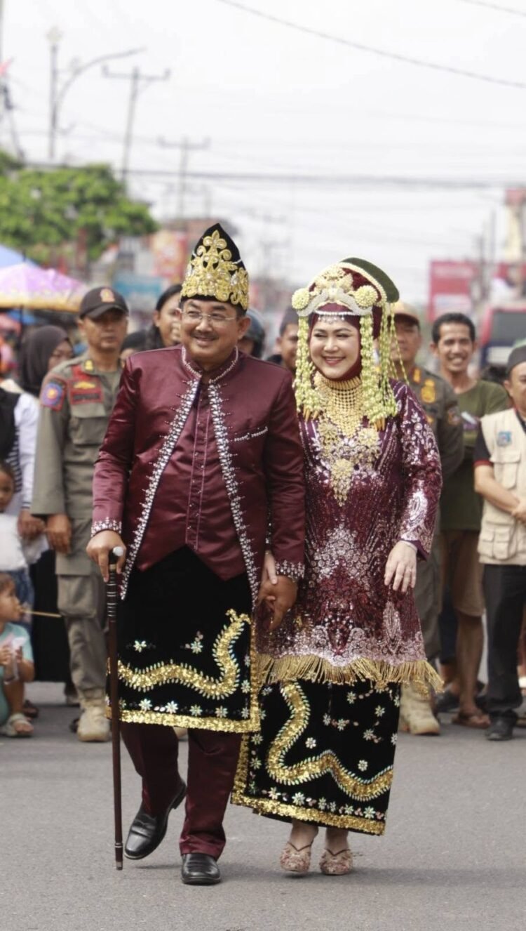 Pawai Budaya Pemkab Tanjab Barat semarakkan HUT RI ke-81